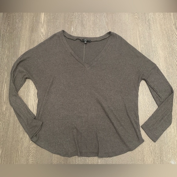 LULUS OLIVE / CHARCOAL RIBBED V NECK LONG SLEEVE BASIC - Size Medium SKU:520 - Picture 1 of 4